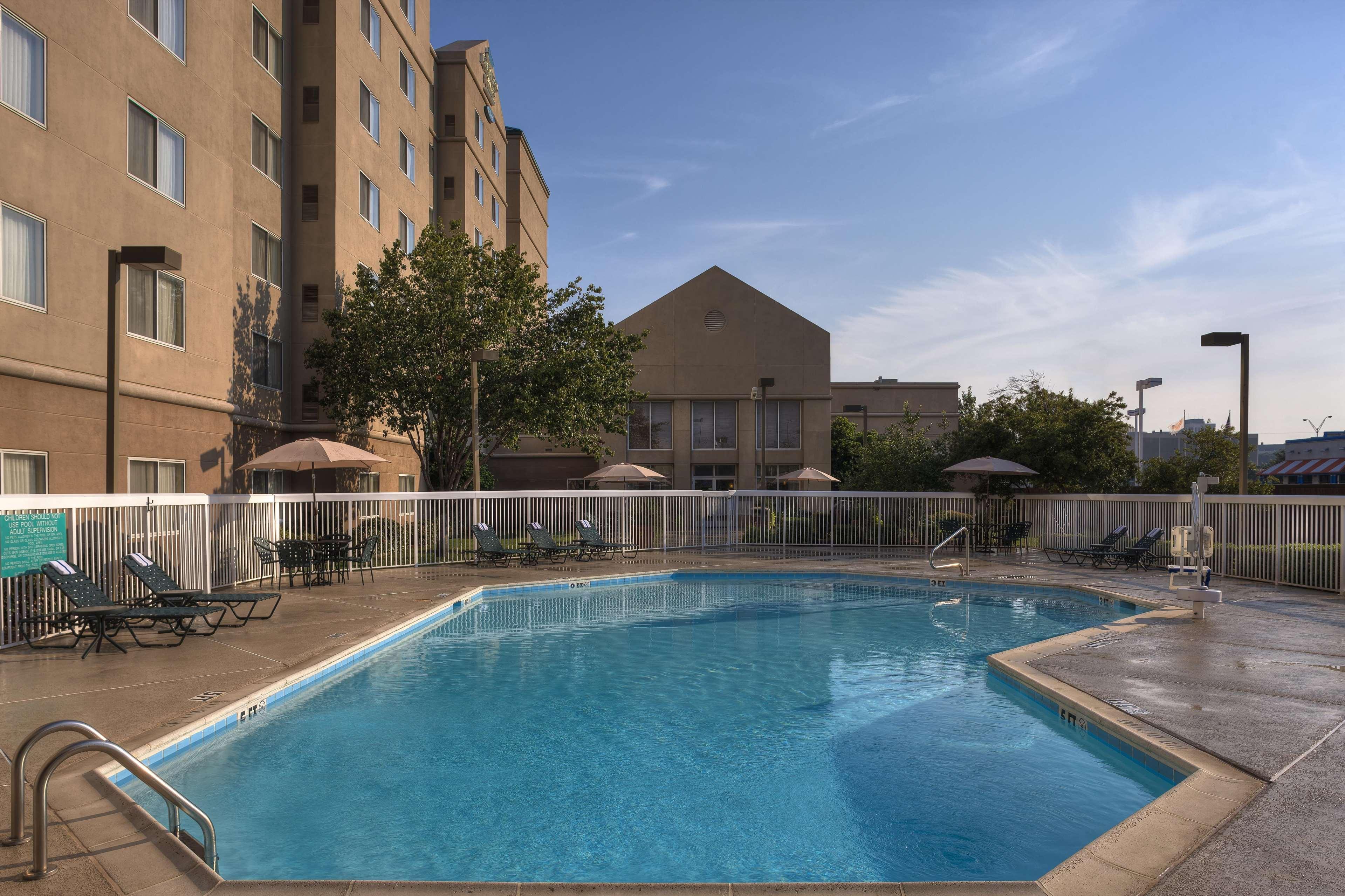 Homewood Suites By Hilton Dallas Market Center Экстерьер фото