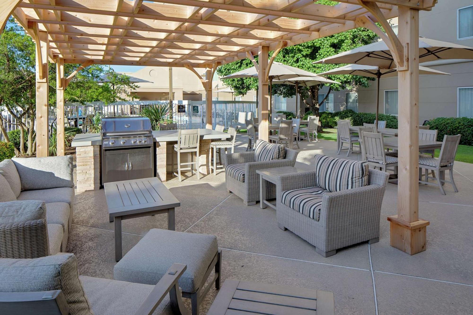 Homewood Suites By Hilton Dallas Market Center Экстерьер фото