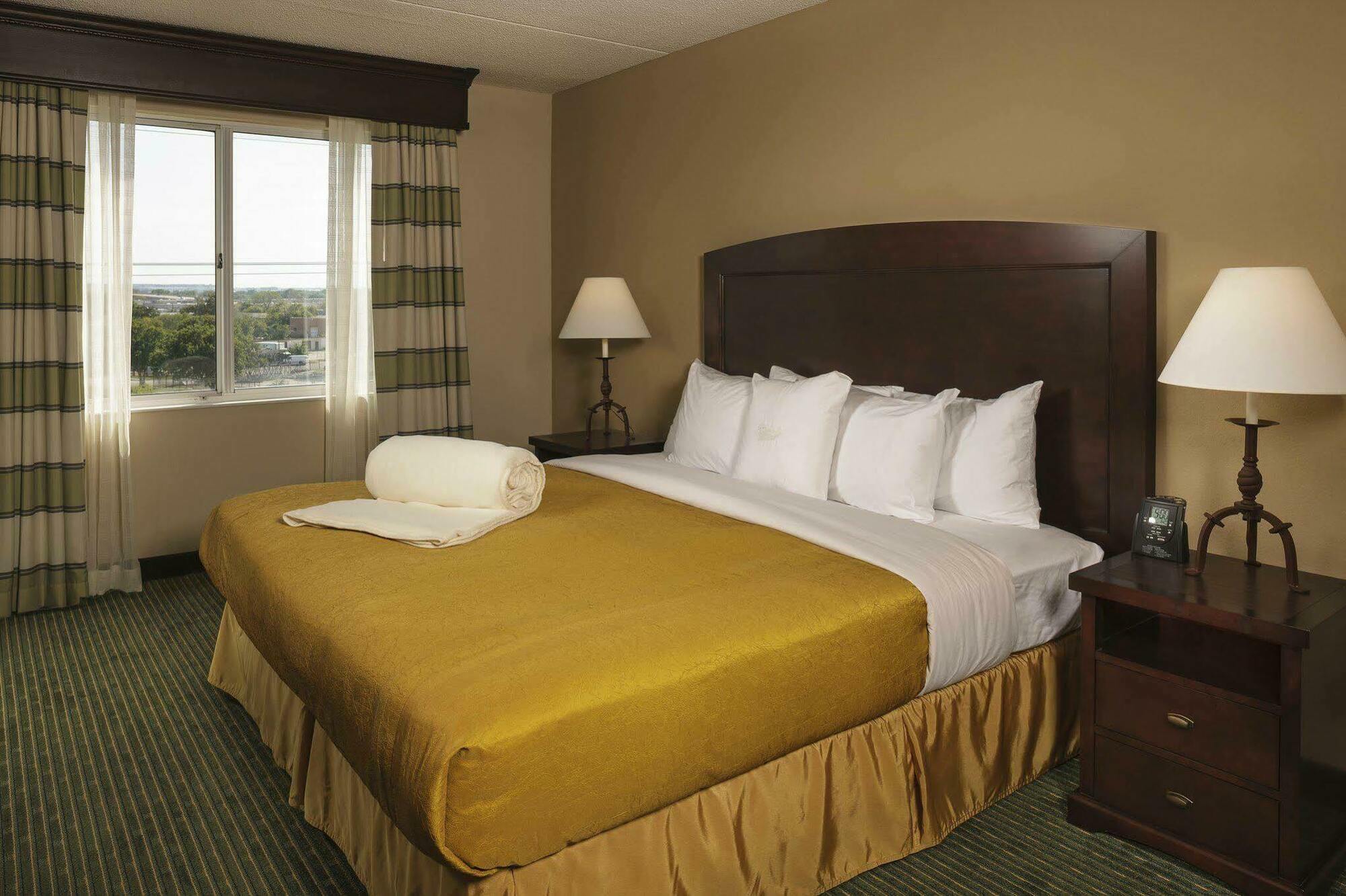 Homewood Suites By Hilton Dallas Market Center Номер фото